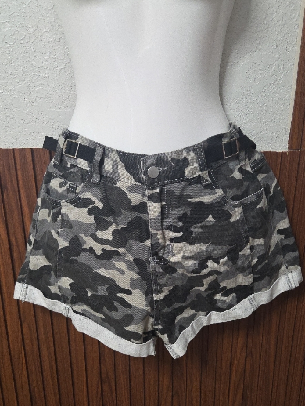 Zaful Gray Camo High-Rise Denim Shorts Xlarge Sz  New [1318]